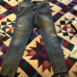 Skinny jeans with patches